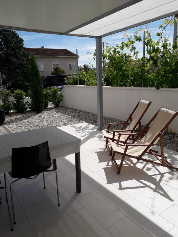 Apartment White Vantacici Bagian luar foto
